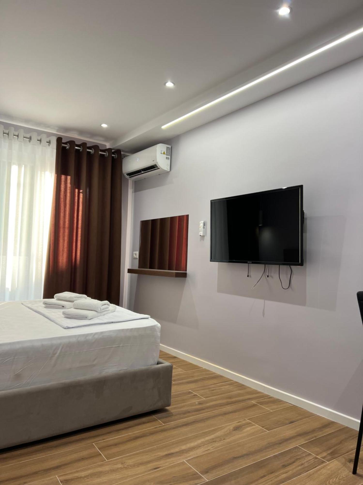 Tirana Central Stay ภายนอก รูปภาพ